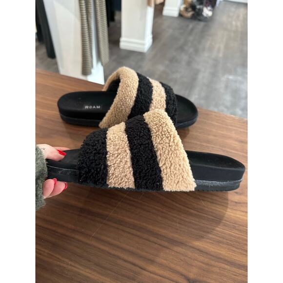 Roam Fuzzy Prism Slides Size 42(12) - Picture 5 of 8